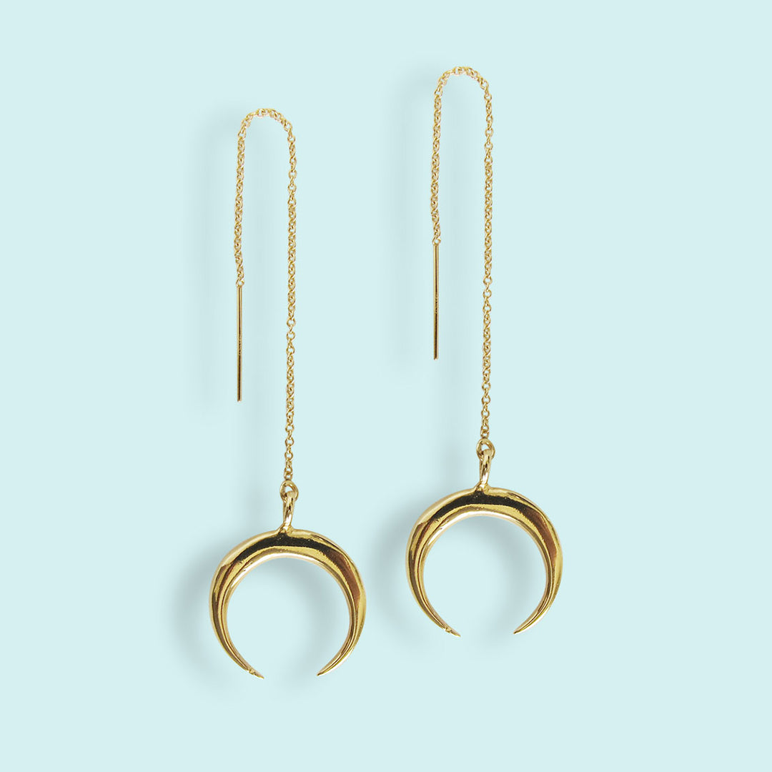 Gold Chain Dangling Earrings 2024 with Tiny Crescent Moon, Long Threader Earring with Moon Charm, Modern Style Jewelry for Chic Women