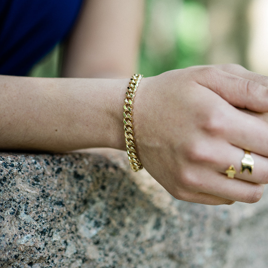 Gold Curb Chain Bracelet